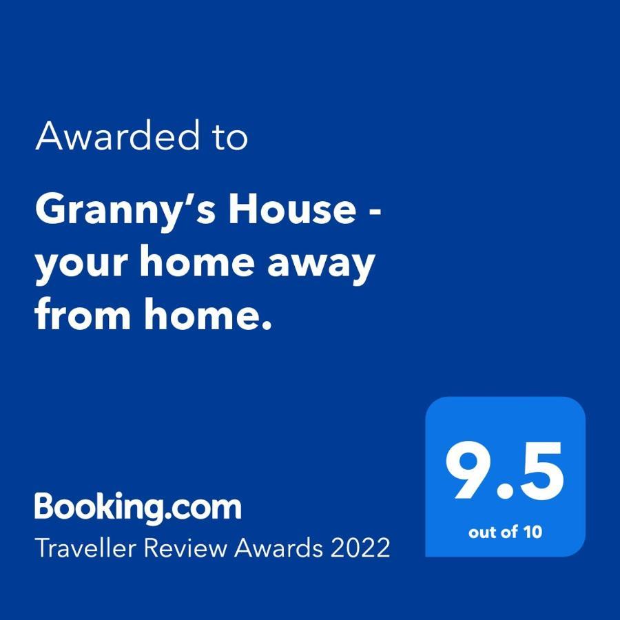 הוילה Angra do Heroísmo Grannys House מראה חיצוני תמונה